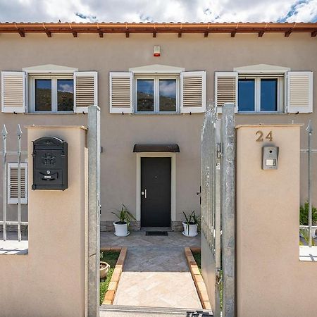 סולאנאס Villa Chiara Solanas מראה חיצוני תמונה
