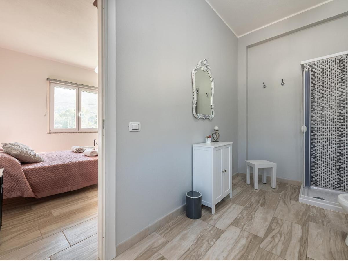 סולאנאס Villa Chiara Solanas מראה חיצוני תמונה