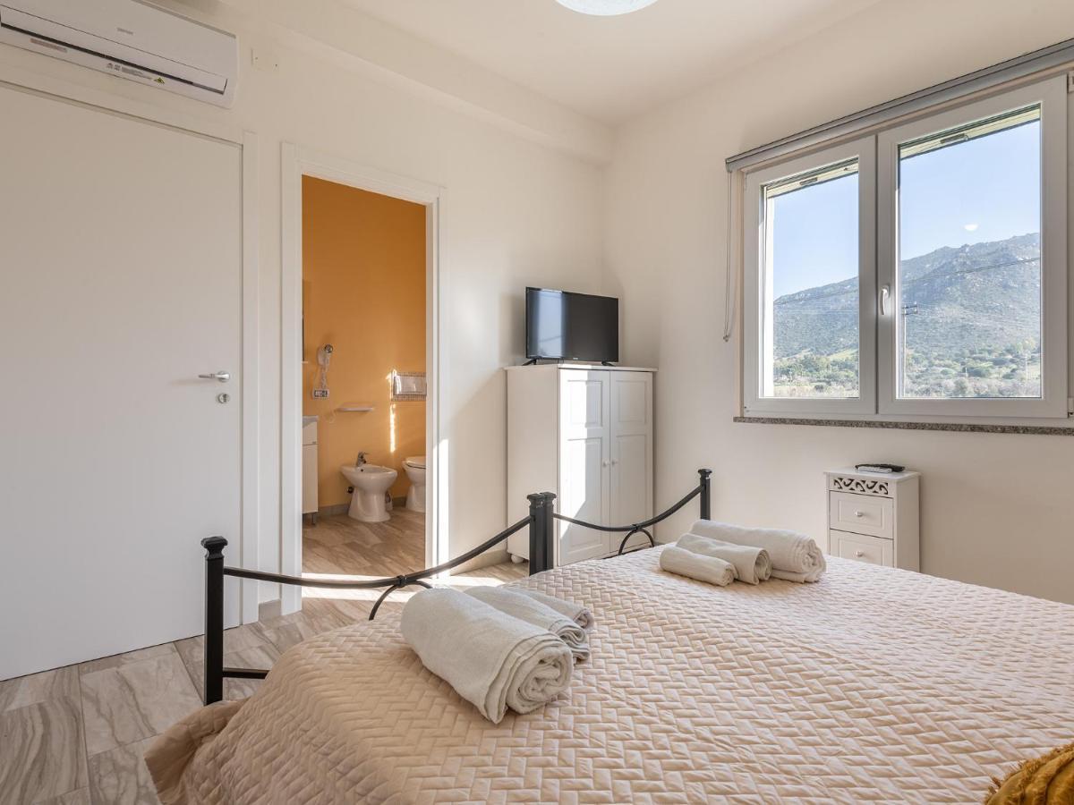 סולאנאס Villa Chiara Solanas מראה חיצוני תמונה